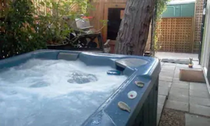 San Rafael Apartamento | 15 minutos al norte Puente Golden Gate / Bañera de hidromasaje / Sauna / Jacuzzi / Mascotas / Silla de ruedas
