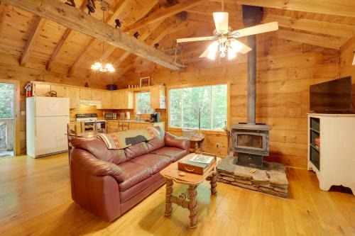 Vein Mountain Casa | Hot Tub Soaks and Fireside Relaxation! Marion Cabin