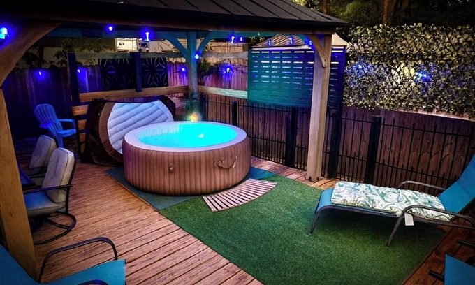 Georgetown Casa | Hot Tub! The Glow Hill - Ark 30 min - Horse Prk 13 min - Rupp - 20 min