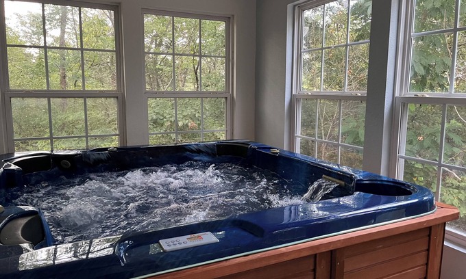 Eagle Rock Casa | HOT TUB - The Lodge - 4 bedroom home at Table Rock Lake - 2 blocks from water