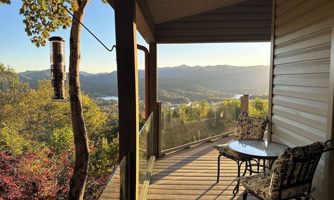 Hiawassee Cabina | Hot Tub, Unbelievable Mountain, Lake Chatuge View!