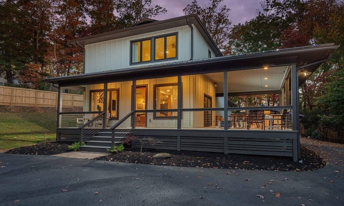 Mills River Casa | Hot Tub~Views~Fire Pit~Sleeps10~BBQ~Near Asheville