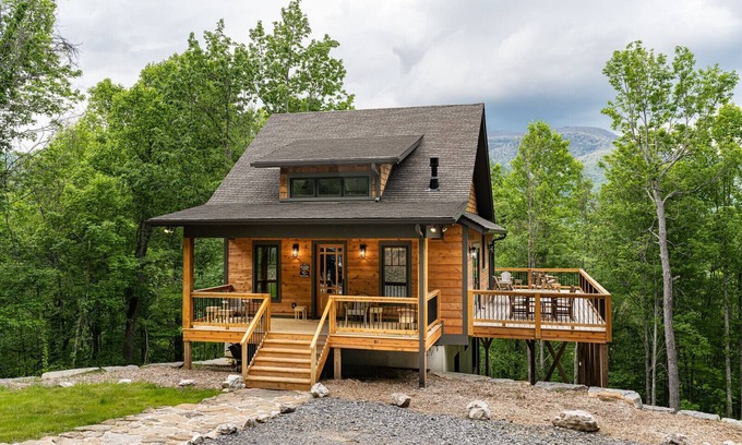 Swannanoa Cabina | Hot Tub Views, Pet-Friendly Privacy Near Asheville + Biltmore Pass