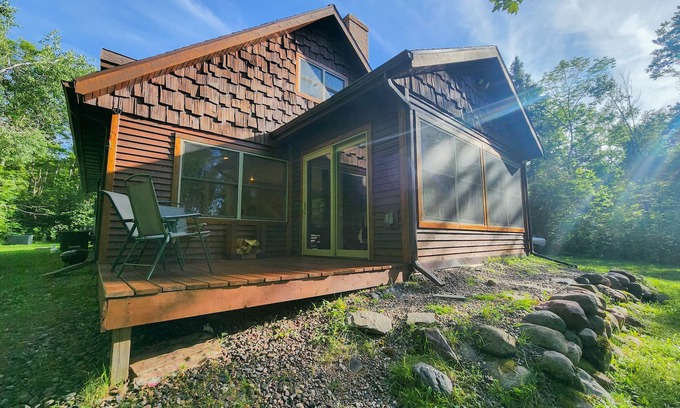Ojibwa Cabina | Available this weekend!-Hot Tub, WIFI, King Beds