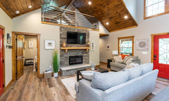 Campton Apartamento | Hot Tub, WiFi, Adventure - Family Cabin - Dreamscape - Red River Gorge, Kentucky!