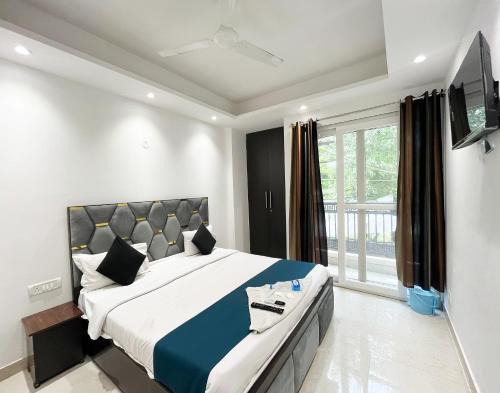Khattalwada Hotel | Hotel 24 Near DLF Avenue