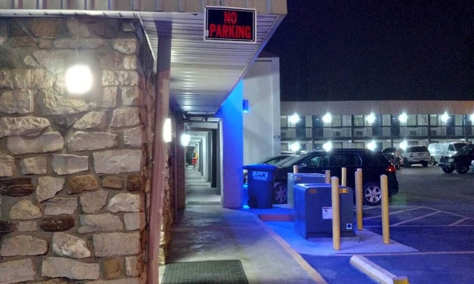 Indianapolis Hotel | Hotel 465 by Regency Inn & Suites