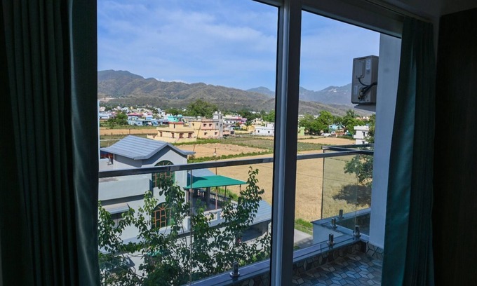 Rishikesh Hotel | Hotel 7 Heaven