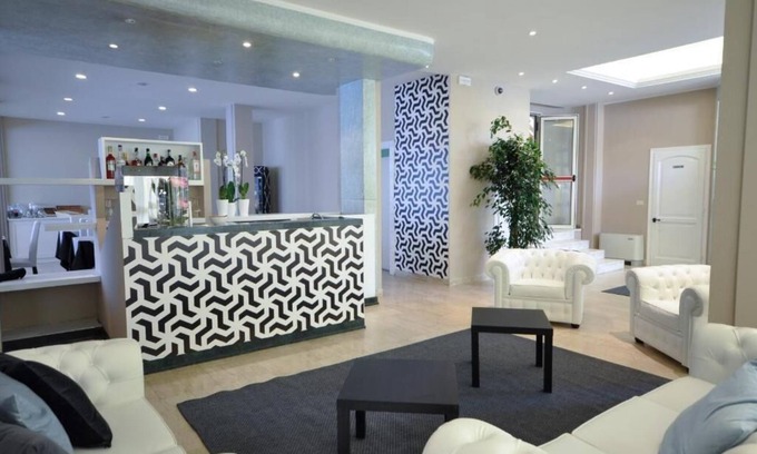 Marina di Pietrasanta Casa | Hotel Airone B&B