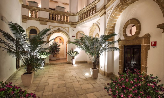 Gallipoli Historic Center Hotel | Hotel Al Pescatore