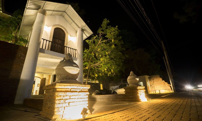 Anuradhapura Hotel | Hotel Alakamanda