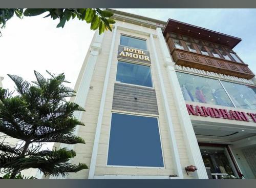 Zirakpur Hotel | Hotel AMOUR