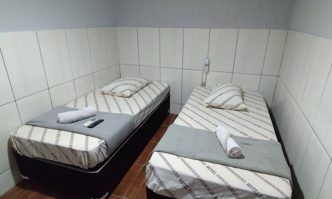 Santana Hotel | Hotel anoitecer
