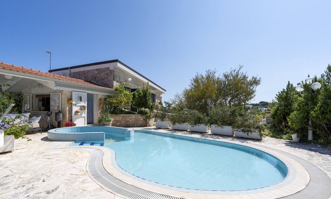 Ostuni Apartamento | Hotel Apartamento 'Agriturismo Salinola 4' con piscina compartida, Wi-Fi y aire acondicionado