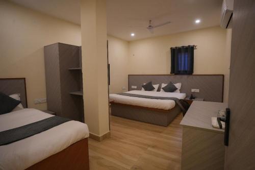 Allahabad Hotel | Hotel Aroma