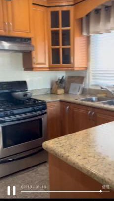Burnaby Hotel | hotel at metroTown station to vancouver downtwon