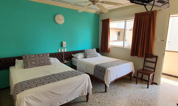 Ignacio Zaragoza Hotel | Hotel Atlantico a 150 mts de Playa Martí