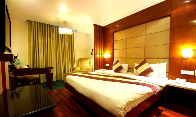 Paharganj Hotel | Hotel Aura
