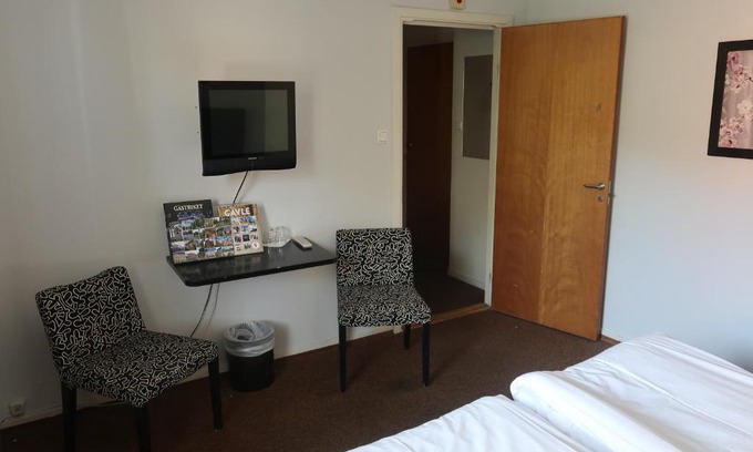 Gavle Cama Y Desayuno | Hotel Aveny Bed & Breakfast