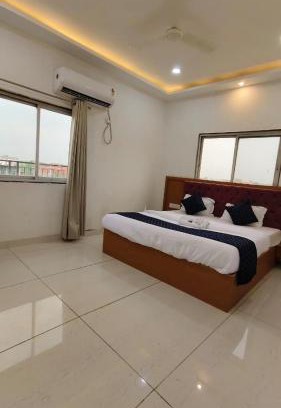 Varanasi Hotel | Hotel Avni