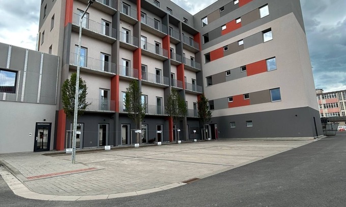 Hradec Kralove Hotel | Hotel Awam