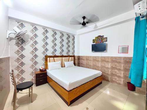 Ayodhya Hotel | Hotel Ayodhya SARAL STAY INN - Near 450m Ramjanambhoomi -Fully Air Conditioning Rooms -Free Wifi -Free Parking -Best Hotel In City