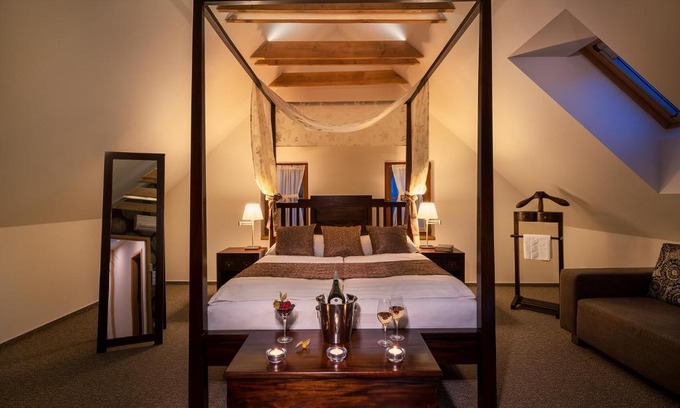 Trebon Casa | Hotel Bílý jednorožec