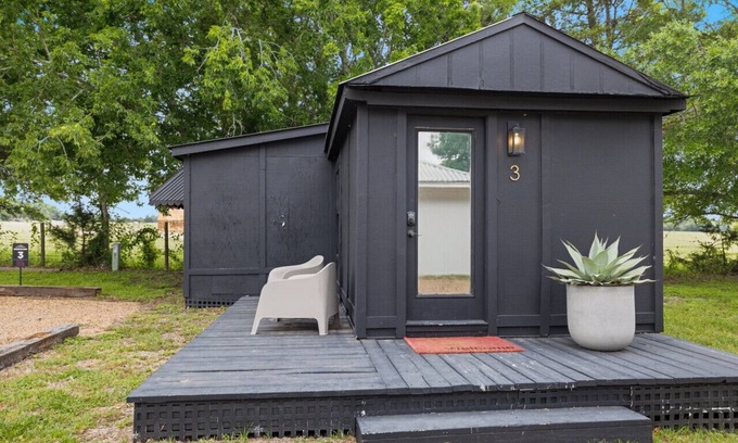 Round Top Hotel | Hotel Bebe | Bungalow 3 | Pool+Fire Pit