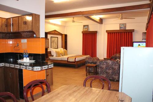 Kasauli Hotel | Hotel Birds View Kasauli