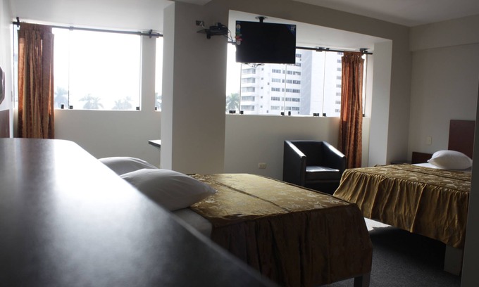 Centro Financiero de San Isidro Hotel | Hotel Bond