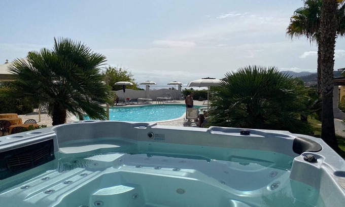 Lipari Historic Centre Hotel | Hotel Bougainville
