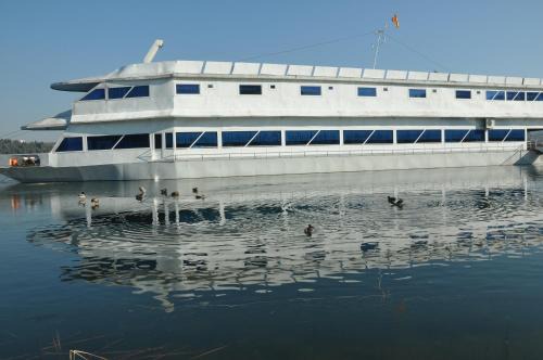Veles Alquiler De Eote | Hotel Brod Panini Veles