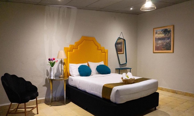Santa Ana Hotel | Hotel Brunette