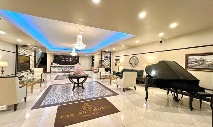 Avenida Revolución Hotel | Hotel Caesar's