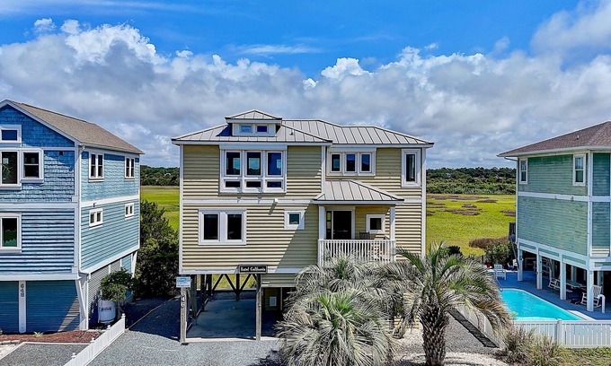 Holden Beach Casa | "Hotel California" - 2nd Row Home, 3 Bedrooms / 2.5 Bathrooms