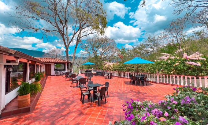 Pinchote Hotel | Hotel Campestre La Trinidad