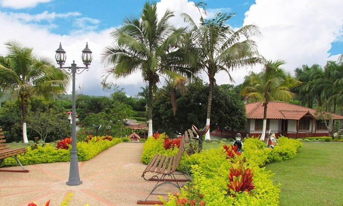 Armenia Hotel | Hotel Campestre Pueblo Bello