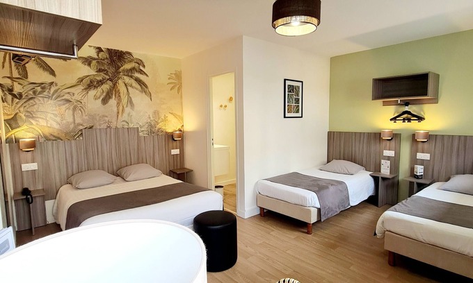 Rochefort Hotel | Hotel Caravelle