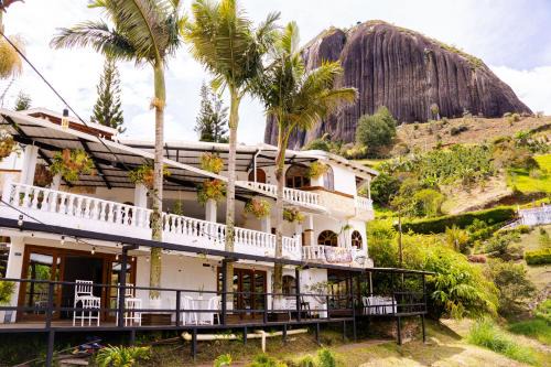 Guatape Hotel | Hotel Casa Linda Guatape