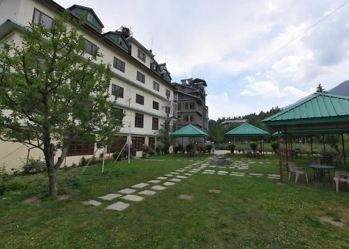 Old Manali Hotel | Hotel Celebriti Inn by London vista Hotels - Old Manali