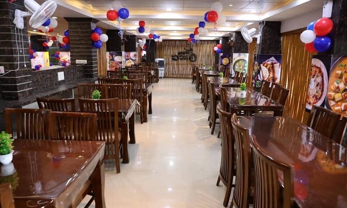 Halvad Casa | HOTEL CENTER POINT GUEST HOUSE
