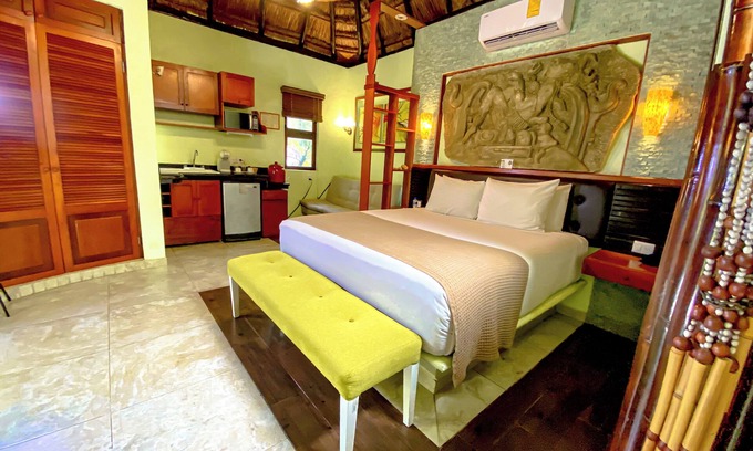Villa Juarez Casa | COCOS CABANAS, JUNIOR SUITE (cf), a 4 millas de Playa del Carmen, a 1 milla del Be
