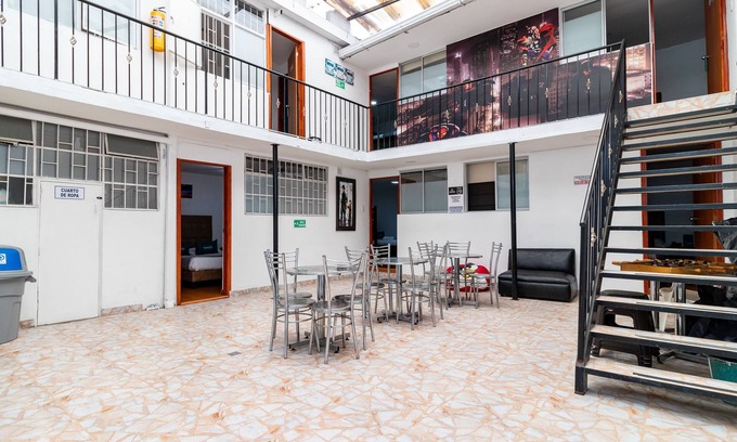 Campin Hotel | Hotel Comic City