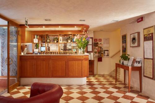 Castello Hotel | Hotel Commercio & Pellegrino
