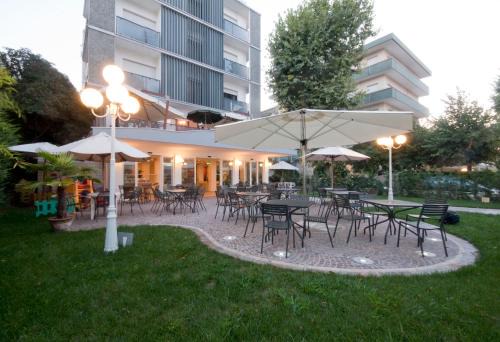 Fogliano Marina Hotel | Hotel Corona