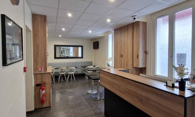 Levallois-Perret Hotel | Hotel D'Anjou