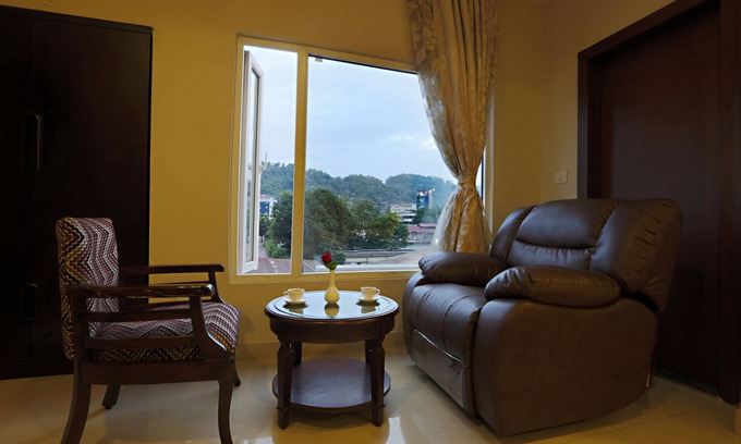 Ganeshguri Hotel | Hotel D Courtyard