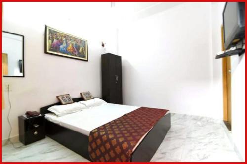 Varanasi Hotel | HOTEL D-S - RESIDENCY - Near Kasi Vishwanath Temple #Fully Air Conditioning -Free Wifi -Parking -Room Service #Best Hotel In Varanasi