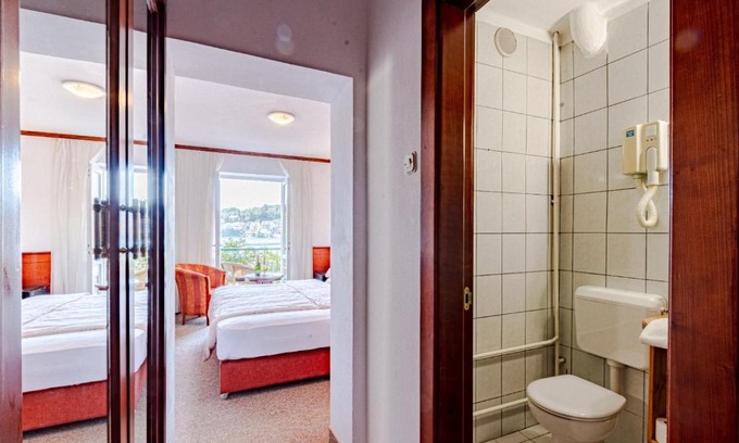 Vela Luka Cama Y Desayuno | Hotel Dalmacija