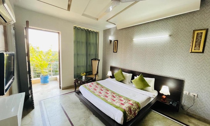 IMT Manesar Casa | Hotel Dayal Regency near IMT Chowk Manesar, Manesar